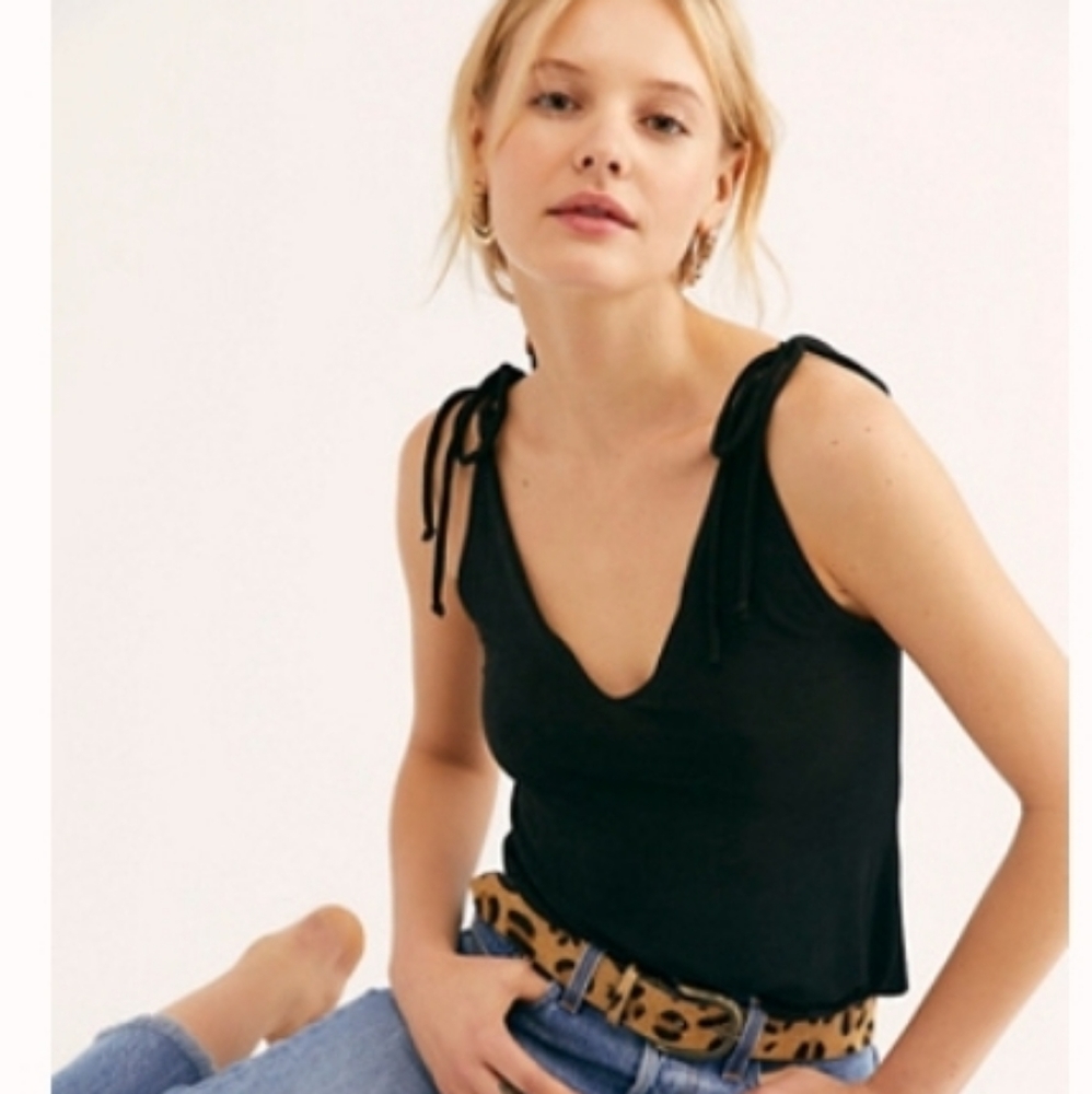 Free People Black Sleeveless Tank Top Deep V-Neck Lightweight MEDIUM